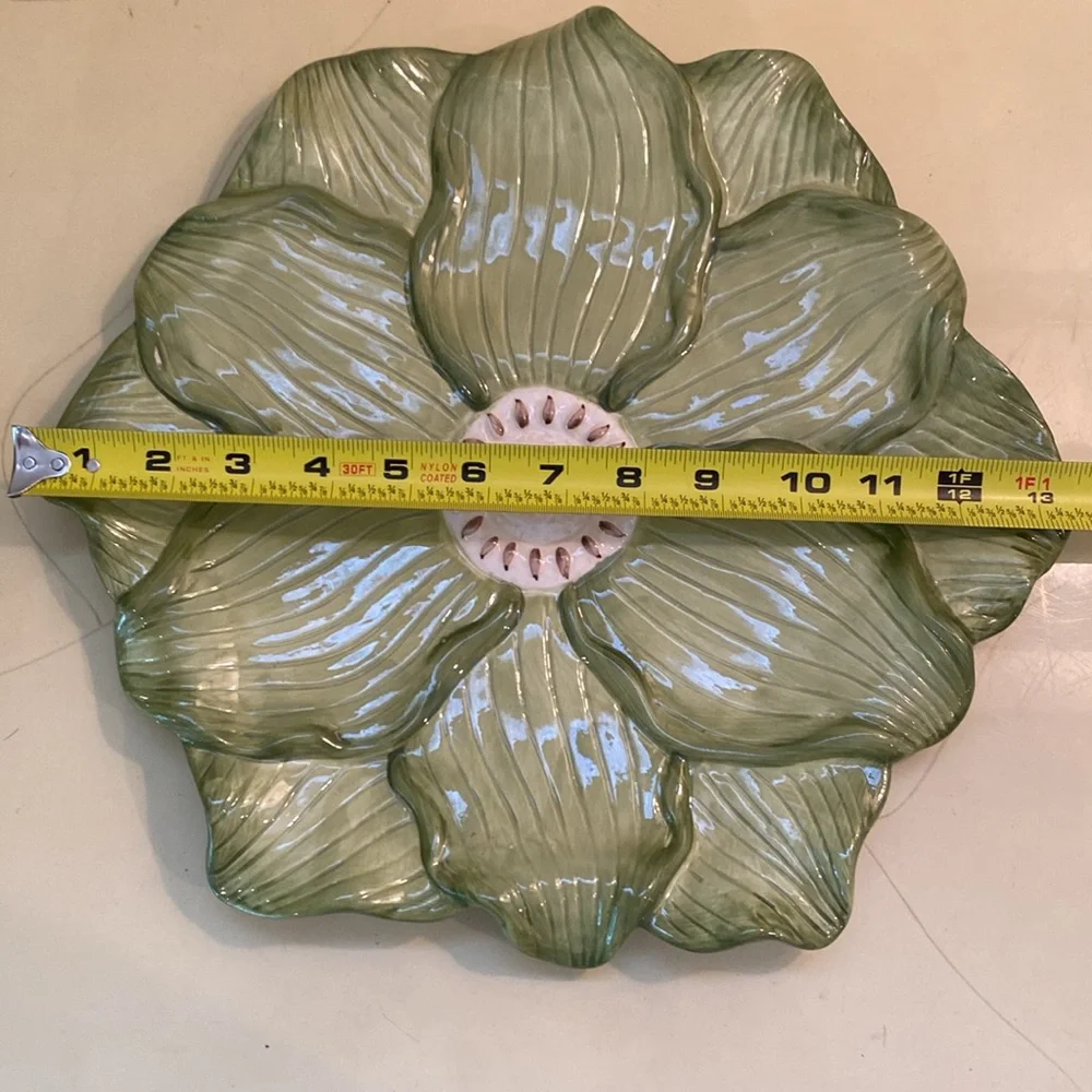 Daffodils‎ Ambiance Collection Charger.  Green Leaf Design.  14” wide.